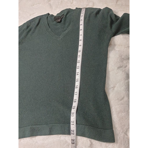 Women's EXPRESS Dark Green V-Neck Sweater M - Picture 8 of 8